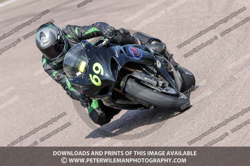 cadwell park;cadwell park photographs;cadwell trackday photographs;enduro digital images;event digital images;eventdigitalimages;peter wileman photography;racing digital images;trackday digital images;trackday photos