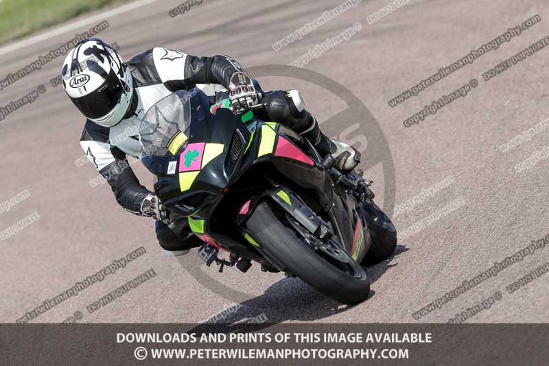 cadwell park;cadwell park photographs;cadwell trackday photographs;enduro digital images;event digital images;eventdigitalimages;peter wileman photography;racing digital images;trackday digital images;trackday photos
