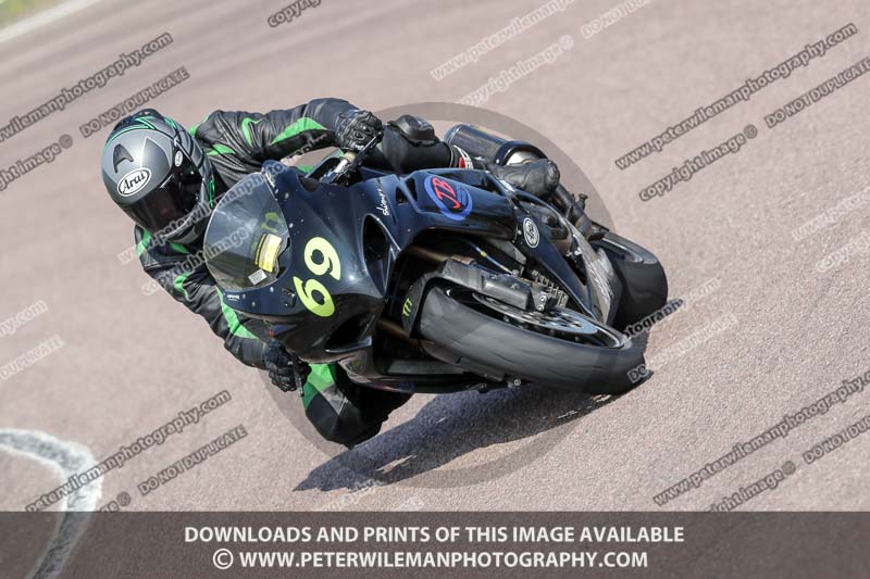 cadwell park;cadwell park photographs;cadwell trackday photographs;enduro digital images;event digital images;eventdigitalimages;peter wileman photography;racing digital images;trackday digital images;trackday photos