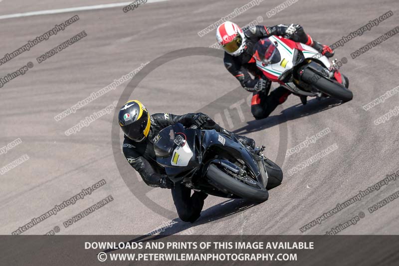 cadwell park;cadwell park photographs;cadwell trackday photographs;enduro digital images;event digital images;eventdigitalimages;peter wileman photography;racing digital images;trackday digital images;trackday photos