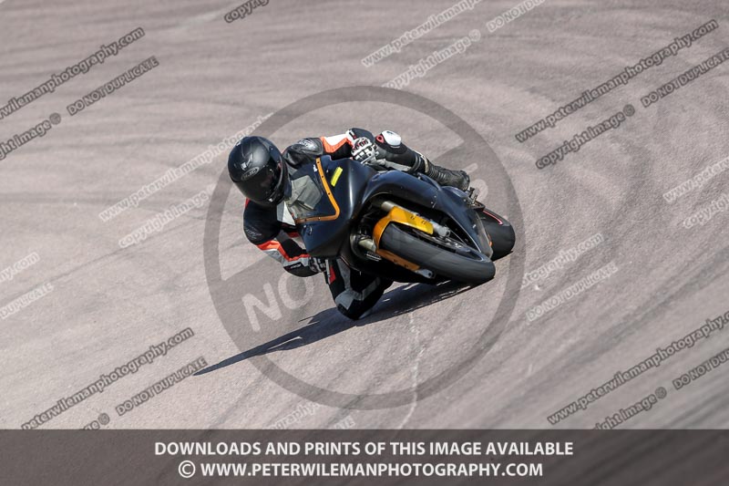 cadwell park;cadwell park photographs;cadwell trackday photographs;enduro digital images;event digital images;eventdigitalimages;peter wileman photography;racing digital images;trackday digital images;trackday photos