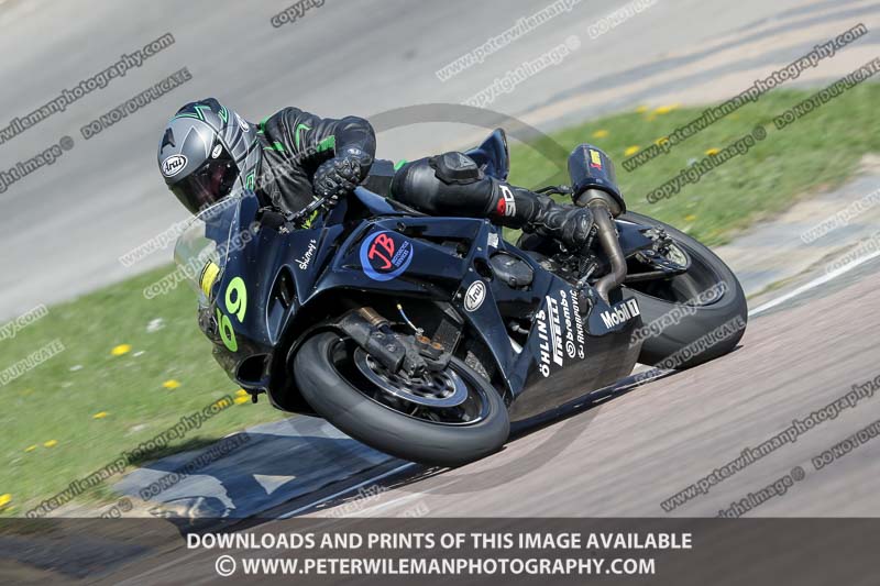 cadwell park;cadwell park photographs;cadwell trackday photographs;enduro digital images;event digital images;eventdigitalimages;peter wileman photography;racing digital images;trackday digital images;trackday photos
