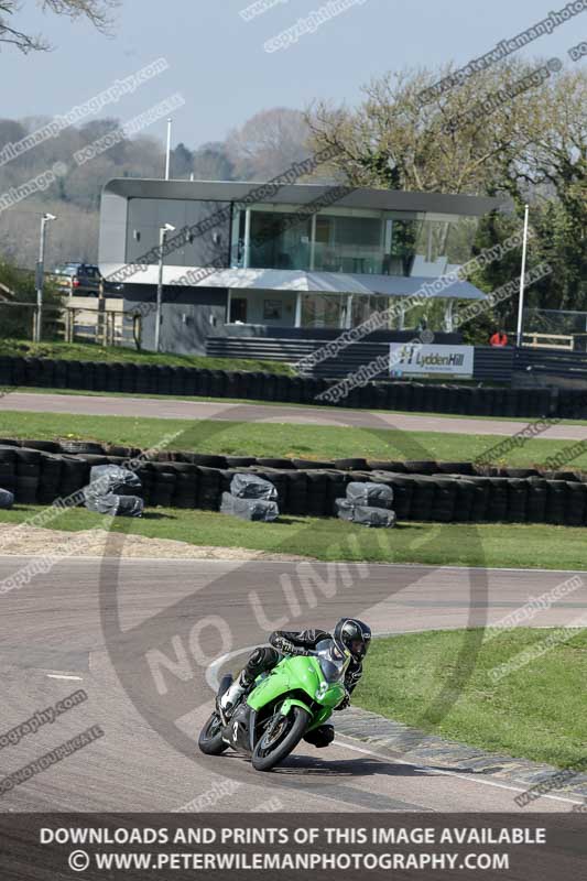 cadwell park;cadwell park photographs;cadwell trackday photographs;enduro digital images;event digital images;eventdigitalimages;peter wileman photography;racing digital images;trackday digital images;trackday photos
