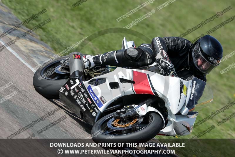 cadwell park;cadwell park photographs;cadwell trackday photographs;enduro digital images;event digital images;eventdigitalimages;peter wileman photography;racing digital images;trackday digital images;trackday photos