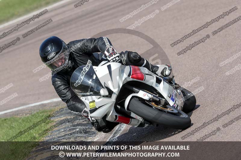 cadwell park;cadwell park photographs;cadwell trackday photographs;enduro digital images;event digital images;eventdigitalimages;peter wileman photography;racing digital images;trackday digital images;trackday photos