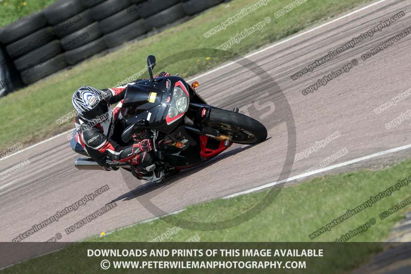 cadwell park;cadwell park photographs;cadwell trackday photographs;enduro digital images;event digital images;eventdigitalimages;peter wileman photography;racing digital images;trackday digital images;trackday photos