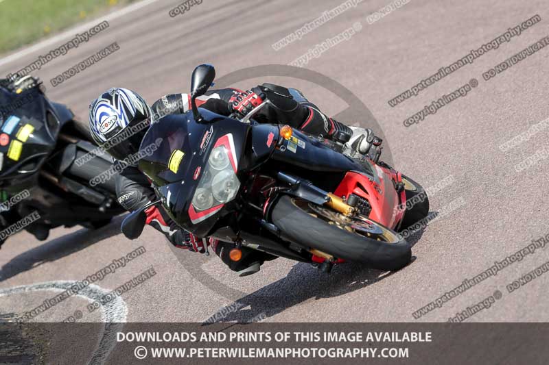 cadwell park;cadwell park photographs;cadwell trackday photographs;enduro digital images;event digital images;eventdigitalimages;peter wileman photography;racing digital images;trackday digital images;trackday photos