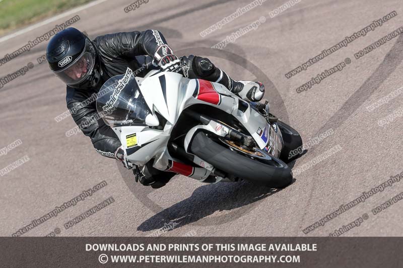 cadwell park;cadwell park photographs;cadwell trackday photographs;enduro digital images;event digital images;eventdigitalimages;peter wileman photography;racing digital images;trackday digital images;trackday photos