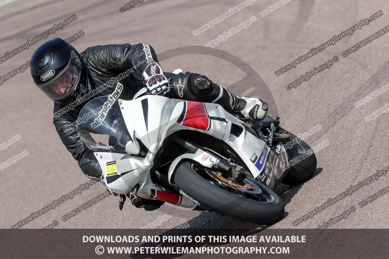 cadwell park;cadwell park photographs;cadwell trackday photographs;enduro digital images;event digital images;eventdigitalimages;peter wileman photography;racing digital images;trackday digital images;trackday photos