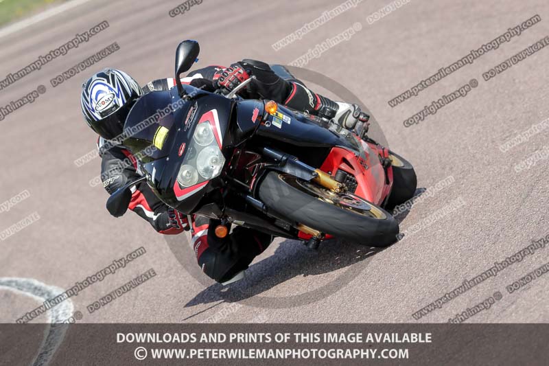 cadwell park;cadwell park photographs;cadwell trackday photographs;enduro digital images;event digital images;eventdigitalimages;peter wileman photography;racing digital images;trackday digital images;trackday photos