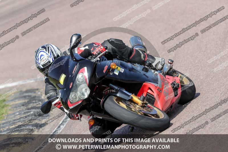 cadwell park;cadwell park photographs;cadwell trackday photographs;enduro digital images;event digital images;eventdigitalimages;peter wileman photography;racing digital images;trackday digital images;trackday photos