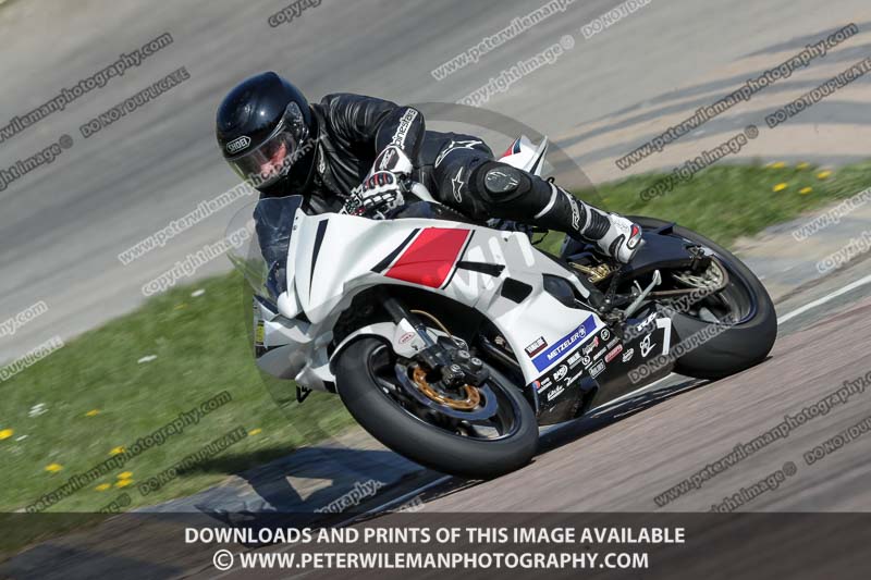 cadwell park;cadwell park photographs;cadwell trackday photographs;enduro digital images;event digital images;eventdigitalimages;peter wileman photography;racing digital images;trackday digital images;trackday photos