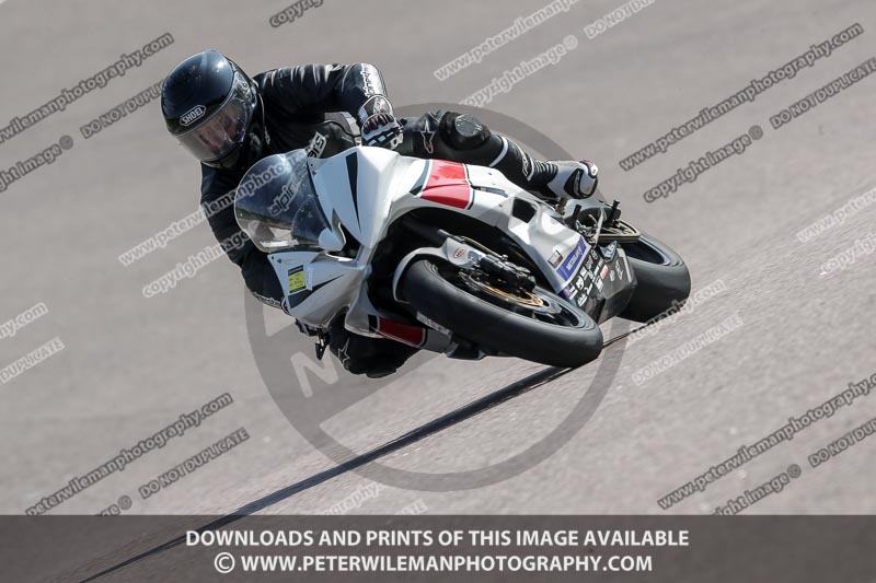 cadwell park;cadwell park photographs;cadwell trackday photographs;enduro digital images;event digital images;eventdigitalimages;peter wileman photography;racing digital images;trackday digital images;trackday photos