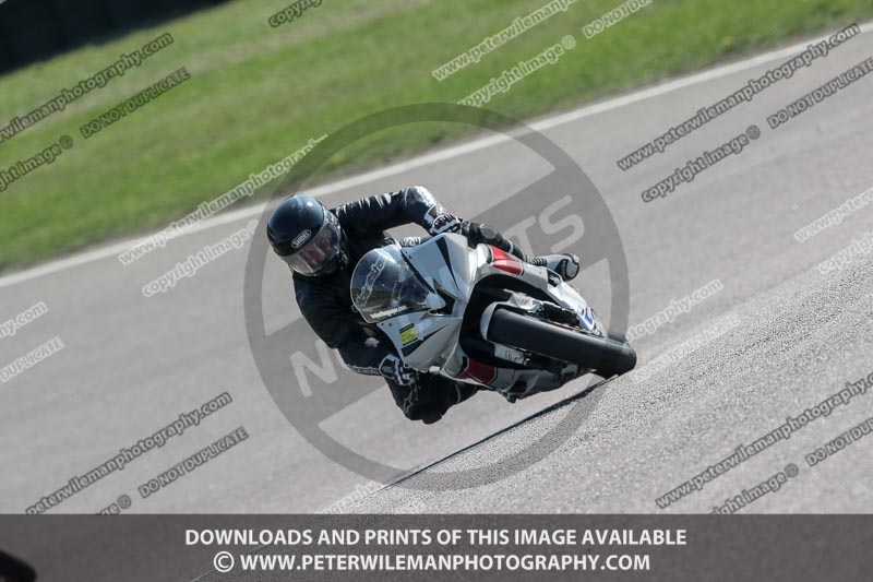 cadwell park;cadwell park photographs;cadwell trackday photographs;enduro digital images;event digital images;eventdigitalimages;peter wileman photography;racing digital images;trackday digital images;trackday photos