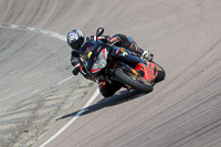 cadwell-park;cadwell-park-photographs;cadwell-trackday-photographs;enduro-digital-images;event-digital-images;eventdigitalimages;peter-wileman-photography;racing-digital-images;trackday-digital-images;trackday-photos