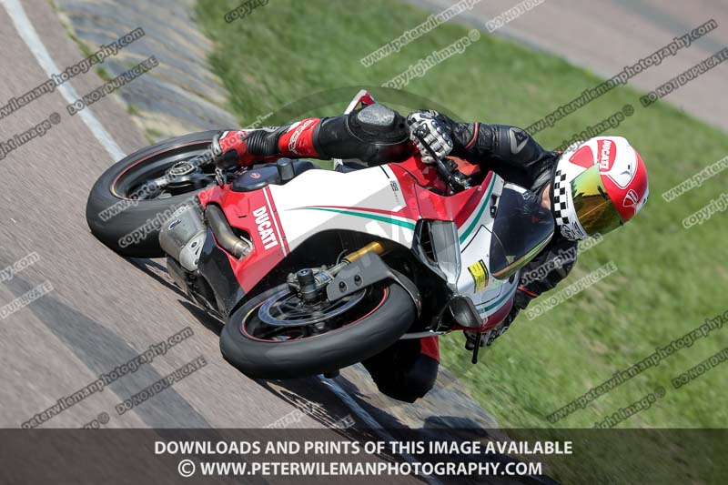 cadwell park;cadwell park photographs;cadwell trackday photographs;enduro digital images;event digital images;eventdigitalimages;peter wileman photography;racing digital images;trackday digital images;trackday photos