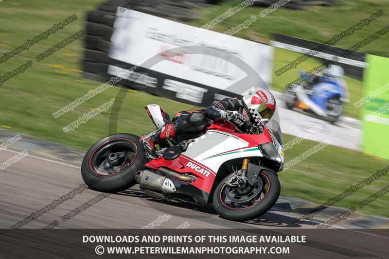 cadwell park;cadwell park photographs;cadwell trackday photographs;enduro digital images;event digital images;eventdigitalimages;peter wileman photography;racing digital images;trackday digital images;trackday photos