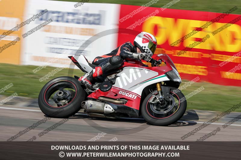 cadwell park;cadwell park photographs;cadwell trackday photographs;enduro digital images;event digital images;eventdigitalimages;peter wileman photography;racing digital images;trackday digital images;trackday photos