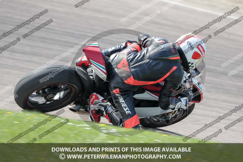 cadwell park;cadwell park photographs;cadwell trackday photographs;enduro digital images;event digital images;eventdigitalimages;peter wileman photography;racing digital images;trackday digital images;trackday photos