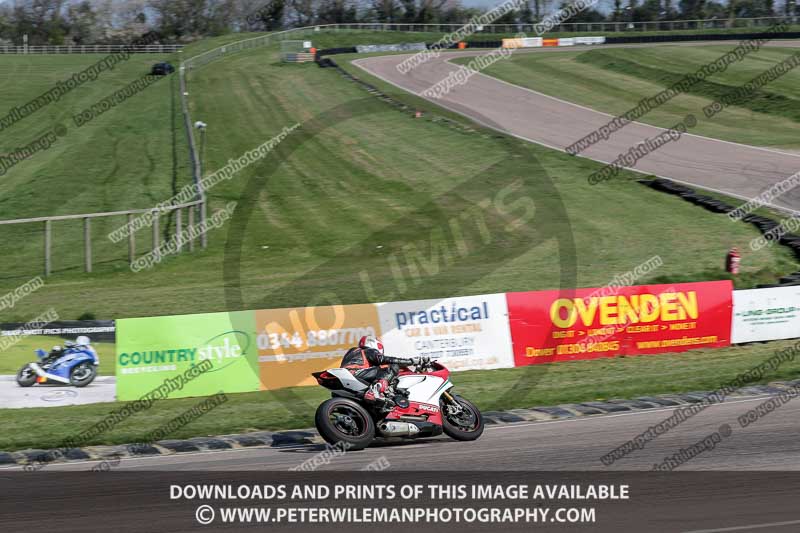 cadwell park;cadwell park photographs;cadwell trackday photographs;enduro digital images;event digital images;eventdigitalimages;peter wileman photography;racing digital images;trackday digital images;trackday photos