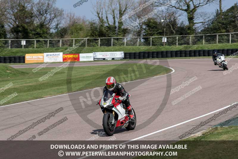 cadwell park;cadwell park photographs;cadwell trackday photographs;enduro digital images;event digital images;eventdigitalimages;peter wileman photography;racing digital images;trackday digital images;trackday photos