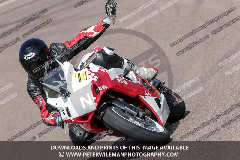 cadwell park;cadwell park photographs;cadwell trackday photographs;enduro digital images;event digital images;eventdigitalimages;peter wileman photography;racing digital images;trackday digital images;trackday photos