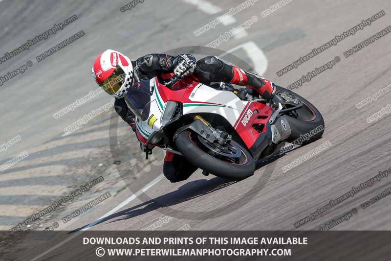 cadwell park;cadwell park photographs;cadwell trackday photographs;enduro digital images;event digital images;eventdigitalimages;peter wileman photography;racing digital images;trackday digital images;trackday photos