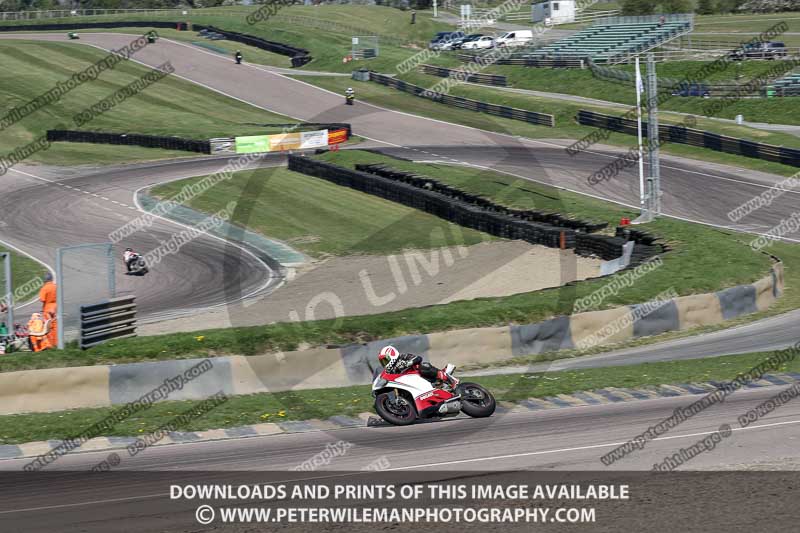 cadwell park;cadwell park photographs;cadwell trackday photographs;enduro digital images;event digital images;eventdigitalimages;peter wileman photography;racing digital images;trackday digital images;trackday photos