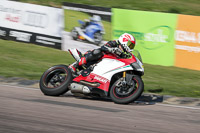 cadwell-park;cadwell-park-photographs;cadwell-trackday-photographs;enduro-digital-images;event-digital-images;eventdigitalimages;peter-wileman-photography;racing-digital-images;trackday-digital-images;trackday-photos