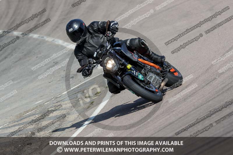 cadwell park;cadwell park photographs;cadwell trackday photographs;enduro digital images;event digital images;eventdigitalimages;peter wileman photography;racing digital images;trackday digital images;trackday photos