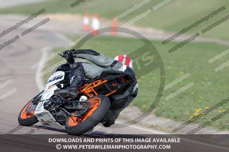 cadwell park;cadwell park photographs;cadwell trackday photographs;enduro digital images;event digital images;eventdigitalimages;peter wileman photography;racing digital images;trackday digital images;trackday photos