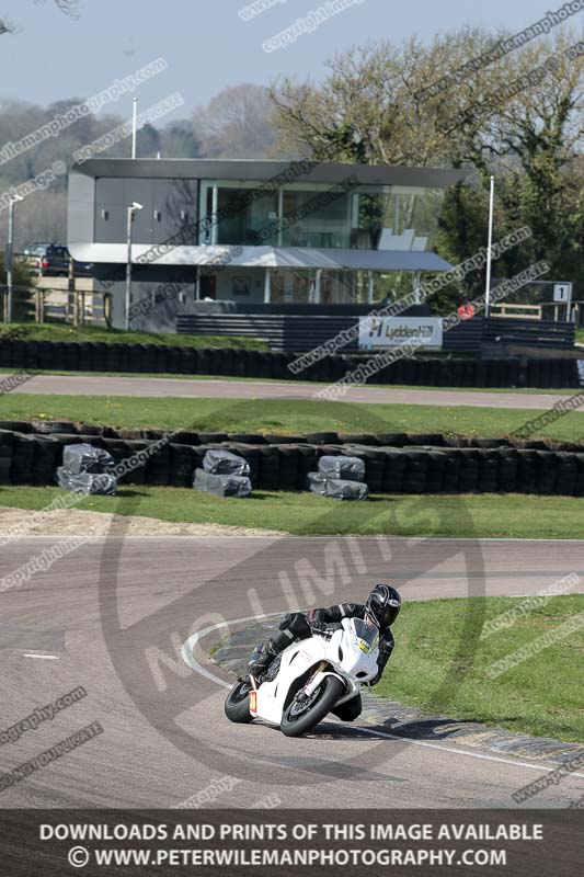 cadwell park;cadwell park photographs;cadwell trackday photographs;enduro digital images;event digital images;eventdigitalimages;peter wileman photography;racing digital images;trackday digital images;trackday photos