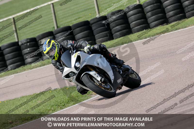 cadwell park;cadwell park photographs;cadwell trackday photographs;enduro digital images;event digital images;eventdigitalimages;peter wileman photography;racing digital images;trackday digital images;trackday photos