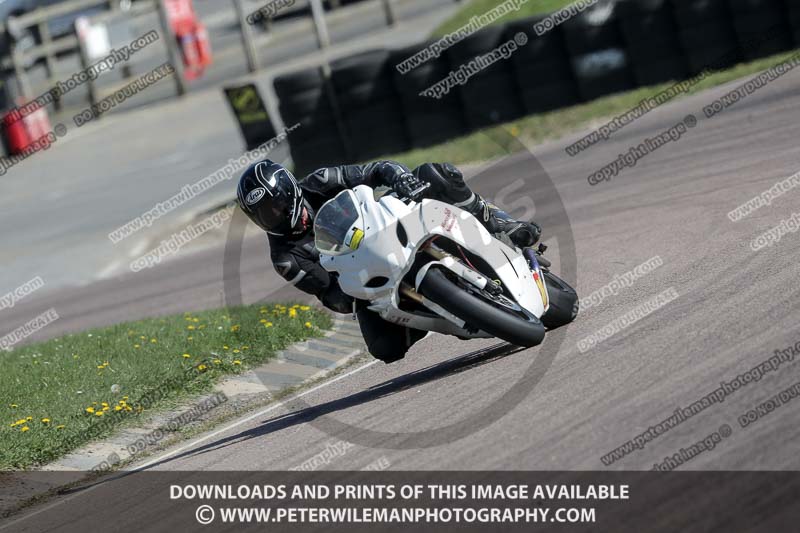 cadwell park;cadwell park photographs;cadwell trackday photographs;enduro digital images;event digital images;eventdigitalimages;peter wileman photography;racing digital images;trackday digital images;trackday photos