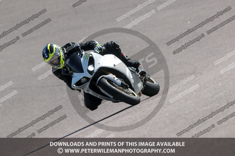 cadwell park;cadwell park photographs;cadwell trackday photographs;enduro digital images;event digital images;eventdigitalimages;peter wileman photography;racing digital images;trackday digital images;trackday photos