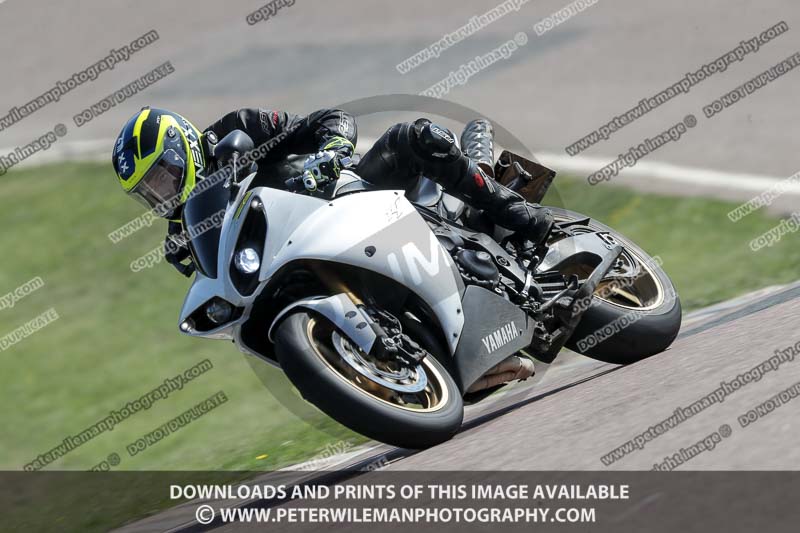 cadwell park;cadwell park photographs;cadwell trackday photographs;enduro digital images;event digital images;eventdigitalimages;peter wileman photography;racing digital images;trackday digital images;trackday photos