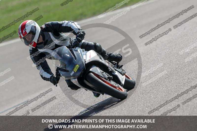 cadwell park;cadwell park photographs;cadwell trackday photographs;enduro digital images;event digital images;eventdigitalimages;peter wileman photography;racing digital images;trackday digital images;trackday photos