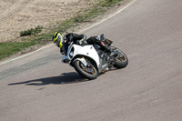 cadwell-park;cadwell-park-photographs;cadwell-trackday-photographs;enduro-digital-images;event-digital-images;eventdigitalimages;peter-wileman-photography;racing-digital-images;trackday-digital-images;trackday-photos