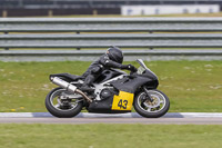Rockingham-no-limits-trackday;enduro-digital-images;event-digital-images;eventdigitalimages;no-limits-trackdays;peter-wileman-photography;racing-digital-images;rockingham-raceway-northamptonshire;rockingham-trackday-photographs;trackday-digital-images;trackday-photos