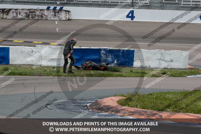 Rockingham no limits trackday;enduro digital images;event digital images;eventdigitalimages;no limits trackdays;peter wileman photography;racing digital images;rockingham raceway northamptonshire;rockingham trackday photographs;trackday digital images;trackday photos