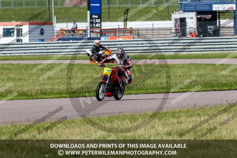 Rockingham no limits trackday;enduro digital images;event digital images;eventdigitalimages;no limits trackdays;peter wileman photography;racing digital images;rockingham raceway northamptonshire;rockingham trackday photographs;trackday digital images;trackday photos