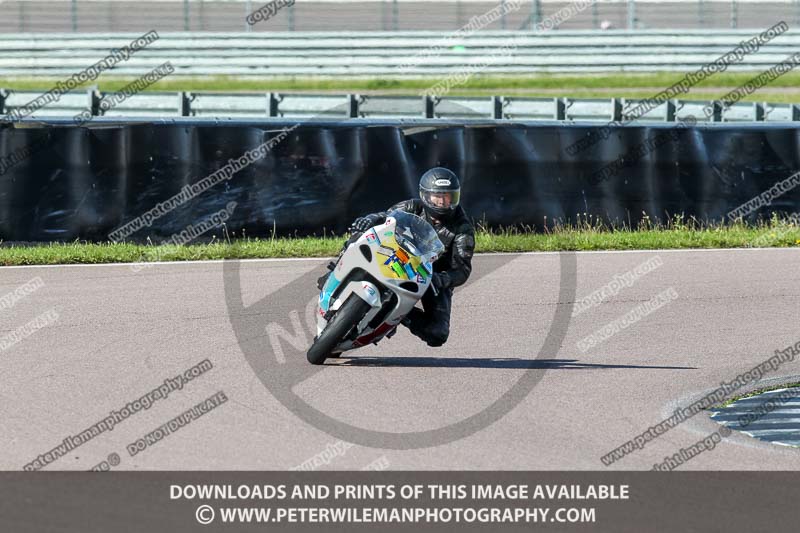 Rockingham no limits trackday;enduro digital images;event digital images;eventdigitalimages;no limits trackdays;peter wileman photography;racing digital images;rockingham raceway northamptonshire;rockingham trackday photographs;trackday digital images;trackday photos