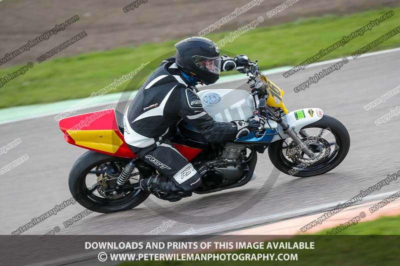 Rockingham no limits trackday;enduro digital images;event digital images;eventdigitalimages;no limits trackdays;peter wileman photography;racing digital images;rockingham raceway northamptonshire;rockingham trackday photographs;trackday digital images;trackday photos