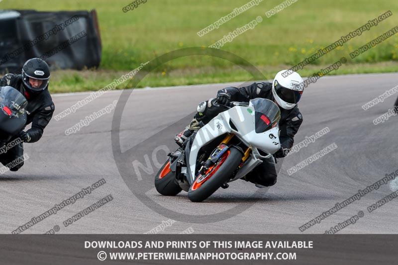 Rockingham no limits trackday;donington no limits trackday;donington park photographs;donington trackday photographs;enduro digital images;event digital images;eventdigitalimages;no limits trackdays;peter wileman photography;racing digital images;rockingham raceway northamptonshire;rockingham trackday photographs;trackday digital images;trackday photos
