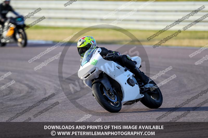 Rockingham no limits trackday;enduro digital images;event digital images;eventdigitalimages;no limits trackdays;peter wileman photography;racing digital images;rockingham raceway northamptonshire;rockingham trackday photographs;trackday digital images;trackday photos