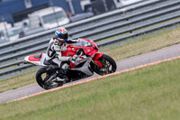 Rockingham-no-limits-trackday;enduro-digital-images;event-digital-images;eventdigitalimages;no-limits-trackdays;peter-wileman-photography;racing-digital-images;rockingham-raceway-northamptonshire;rockingham-trackday-photographs;trackday-digital-images;trackday-photos