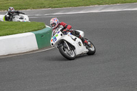 enduro-digital-images;event-digital-images;eventdigitalimages;mallory-park;mallory-park-photographs;mallory-park-trackday;mallory-park-trackday-photographs;no-limits-trackdays;peter-wileman-photography;racing-digital-images;trackday-digital-images;trackday-photos