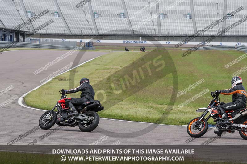 Rockingham no limits trackday;enduro digital images;event digital images;eventdigitalimages;no limits trackdays;peter wileman photography;racing digital images;rockingham raceway northamptonshire;rockingham trackday photographs;trackday digital images;trackday photos