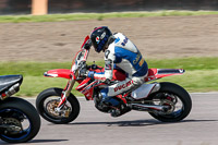 Rockingham-no-limits-trackday;enduro-digital-images;event-digital-images;eventdigitalimages;no-limits-trackdays;peter-wileman-photography;racing-digital-images;rockingham-raceway-northamptonshire;rockingham-trackday-photographs;trackday-digital-images;trackday-photos