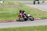 Rockingham-no-limits-trackday;enduro-digital-images;event-digital-images;eventdigitalimages;no-limits-trackdays;peter-wileman-photography;racing-digital-images;rockingham-raceway-northamptonshire;rockingham-trackday-photographs;trackday-digital-images;trackday-photos